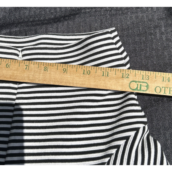 Express Skirt Womens 00 Mini Black and White Striped Y2K Style Flair Small Stain - Picture 4 of 6